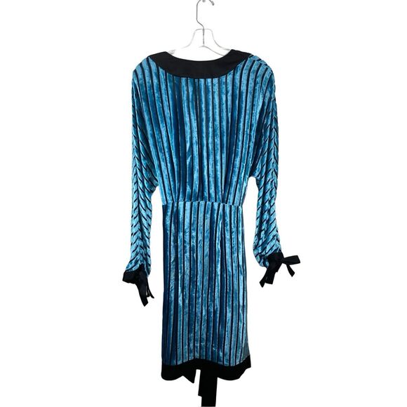 Diane Von Furstenberg Women's Blue Velvet Kimono Wrap Dress Size Medium - Picture 4 of 8